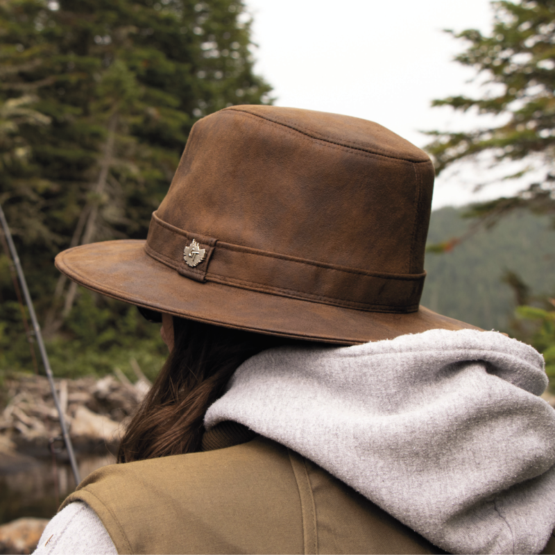 G1939-packable hat, worn by a model