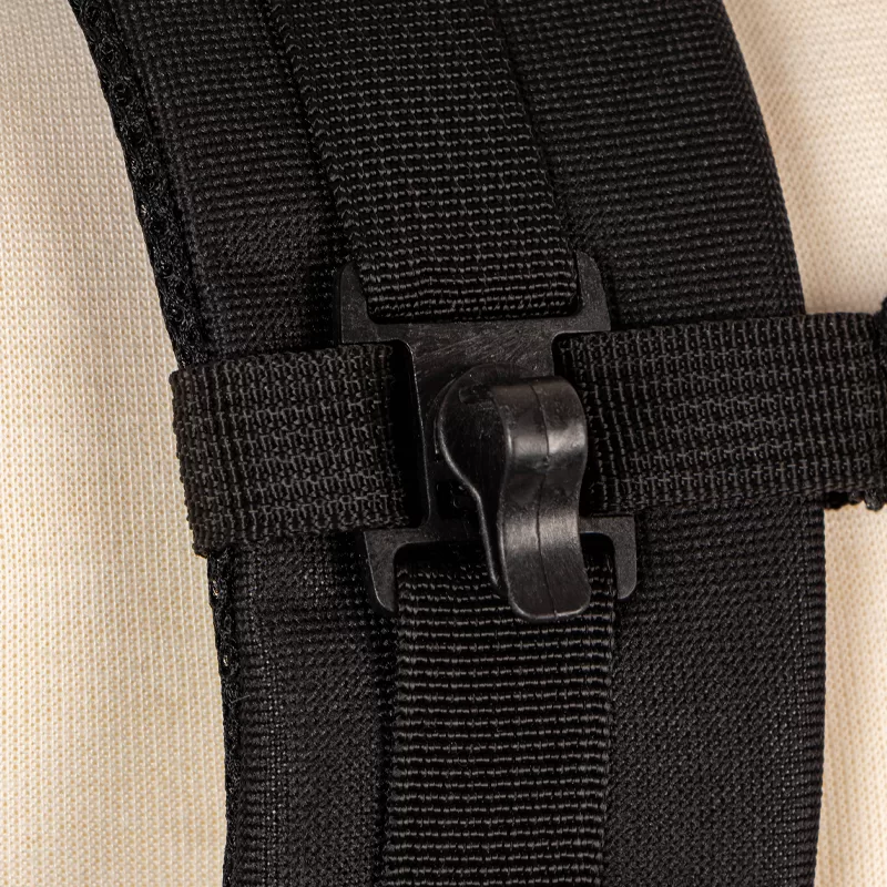 M5608 - Camo backpack, strap attachment